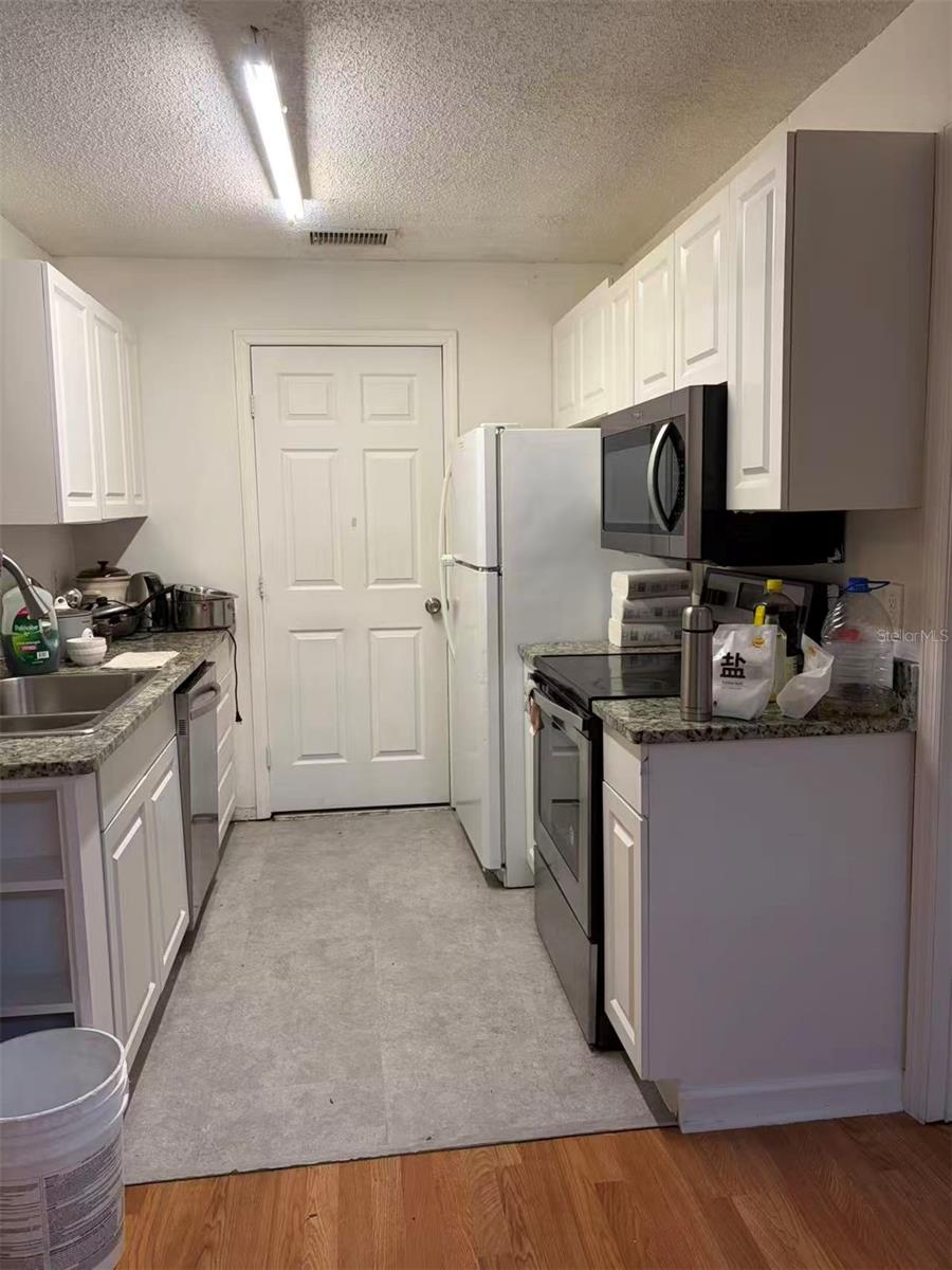 Image 4 of 10 For 1160 Woodman Way