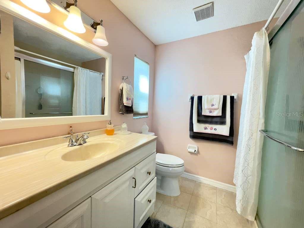 Image 18 of 44 For 6323 Silver Lakes Drive E