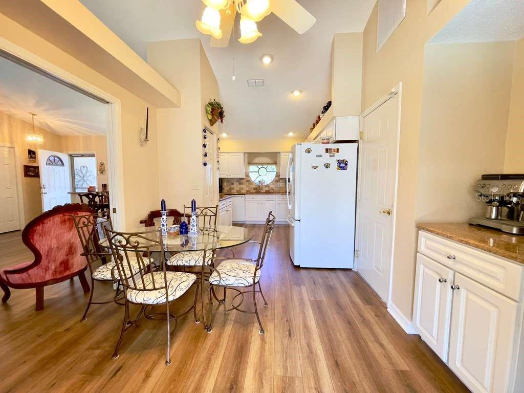 Image 22 of 44 For 6323 Silver Lakes Drive E