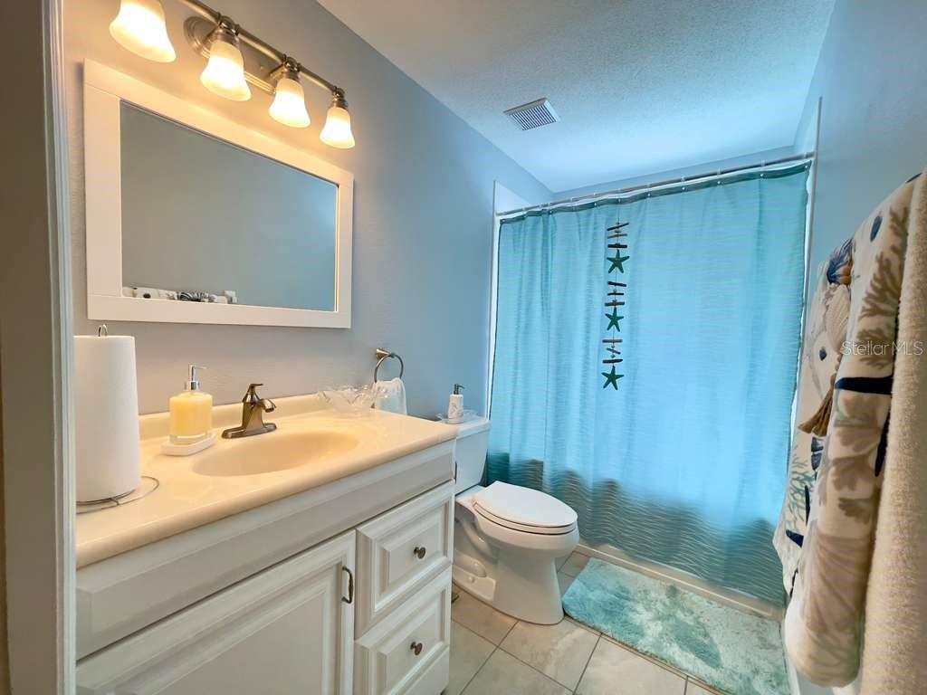 Image 23 of 44 For 6323 Silver Lakes Drive E