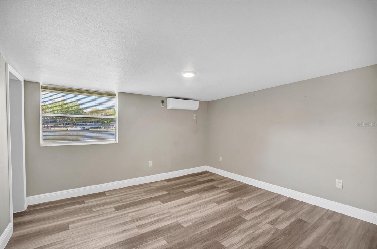 Image 18 of 37 For 3800 Lake Ellen Drive