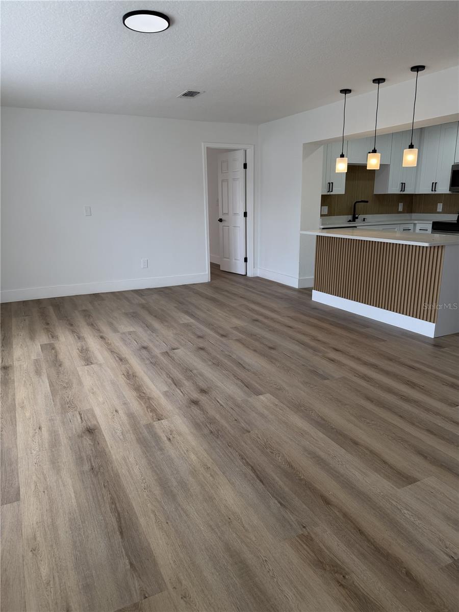 Image 10 of 60 For 107 Iguala Drive