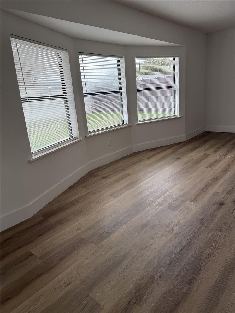 Image 12 of 60 For 107 Iguala Drive