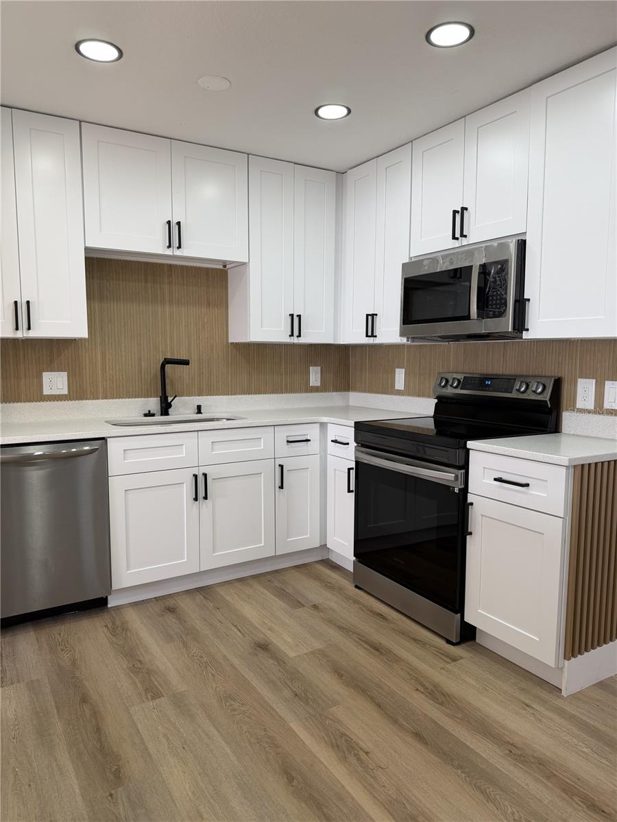 Image 6 of 60 For 107 Iguala Drive