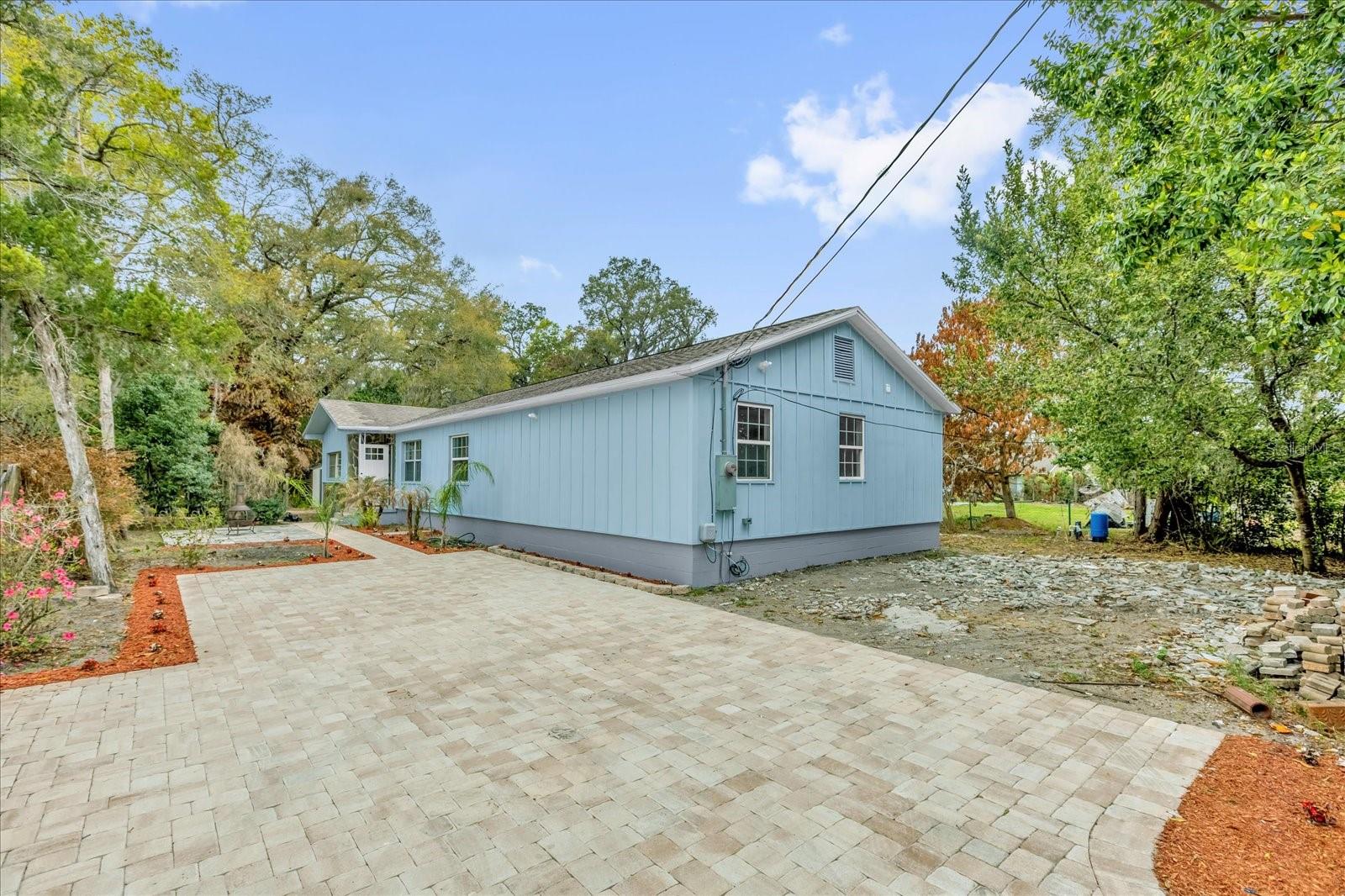 Image 19 of 27 For 7506 Mott Avenue