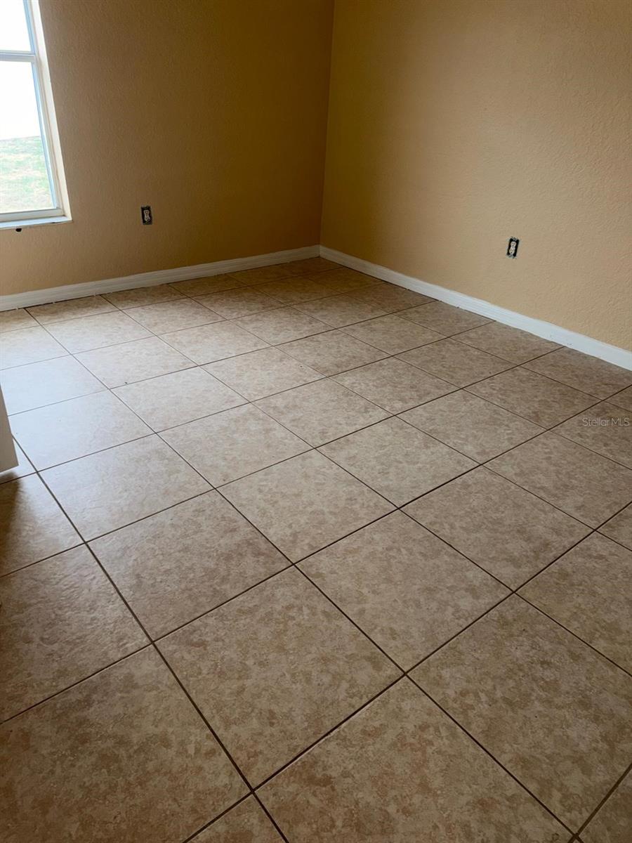 Image 11 of 19 For 8 Sawfish Court