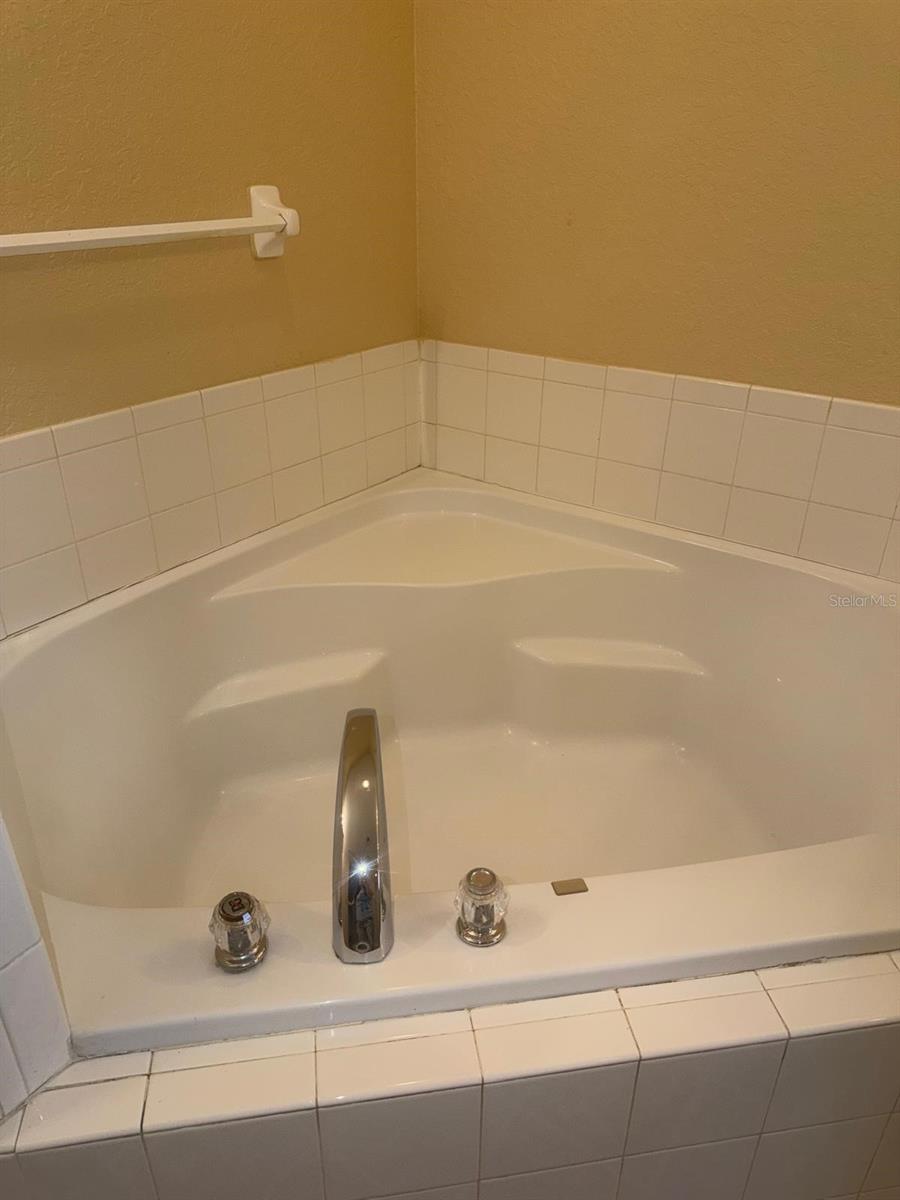 Image 16 of 19 For 8 Sawfish Court