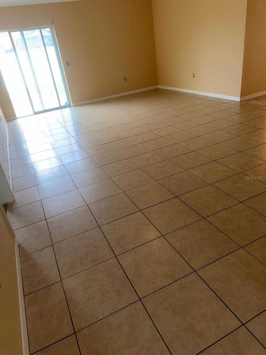 Image 18 of 19 For 8 Sawfish Court