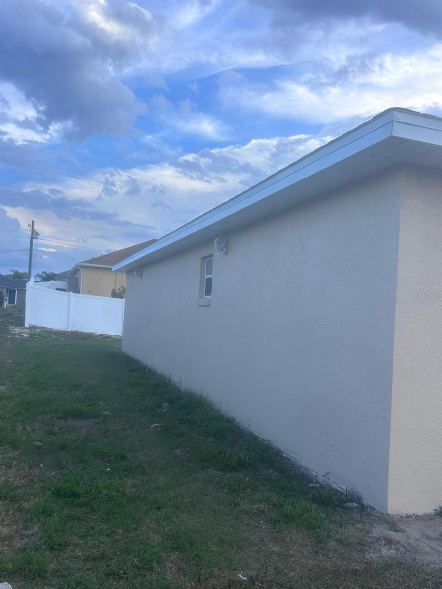 Image 4 of 19 For 8 Sawfish Court