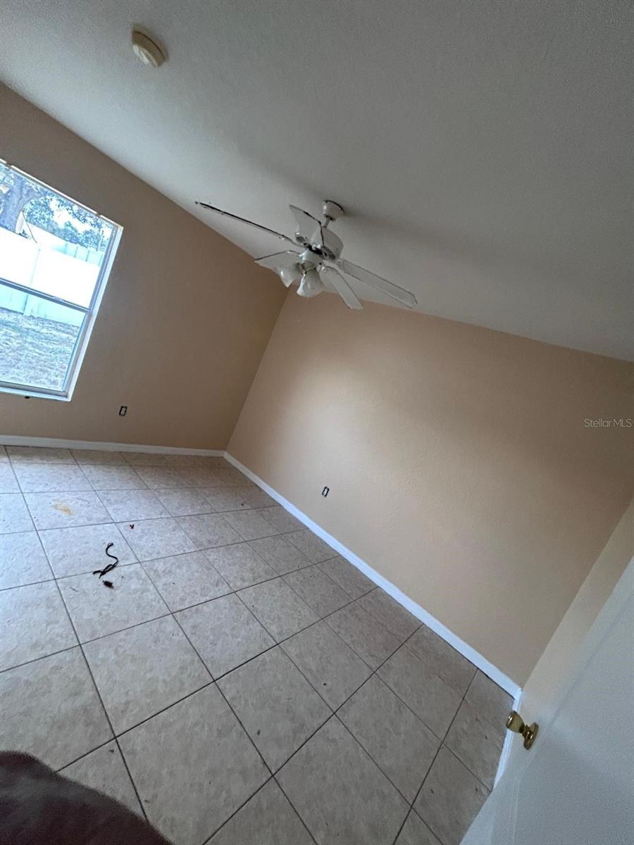 Image 5 of 19 For 8 Sawfish Court