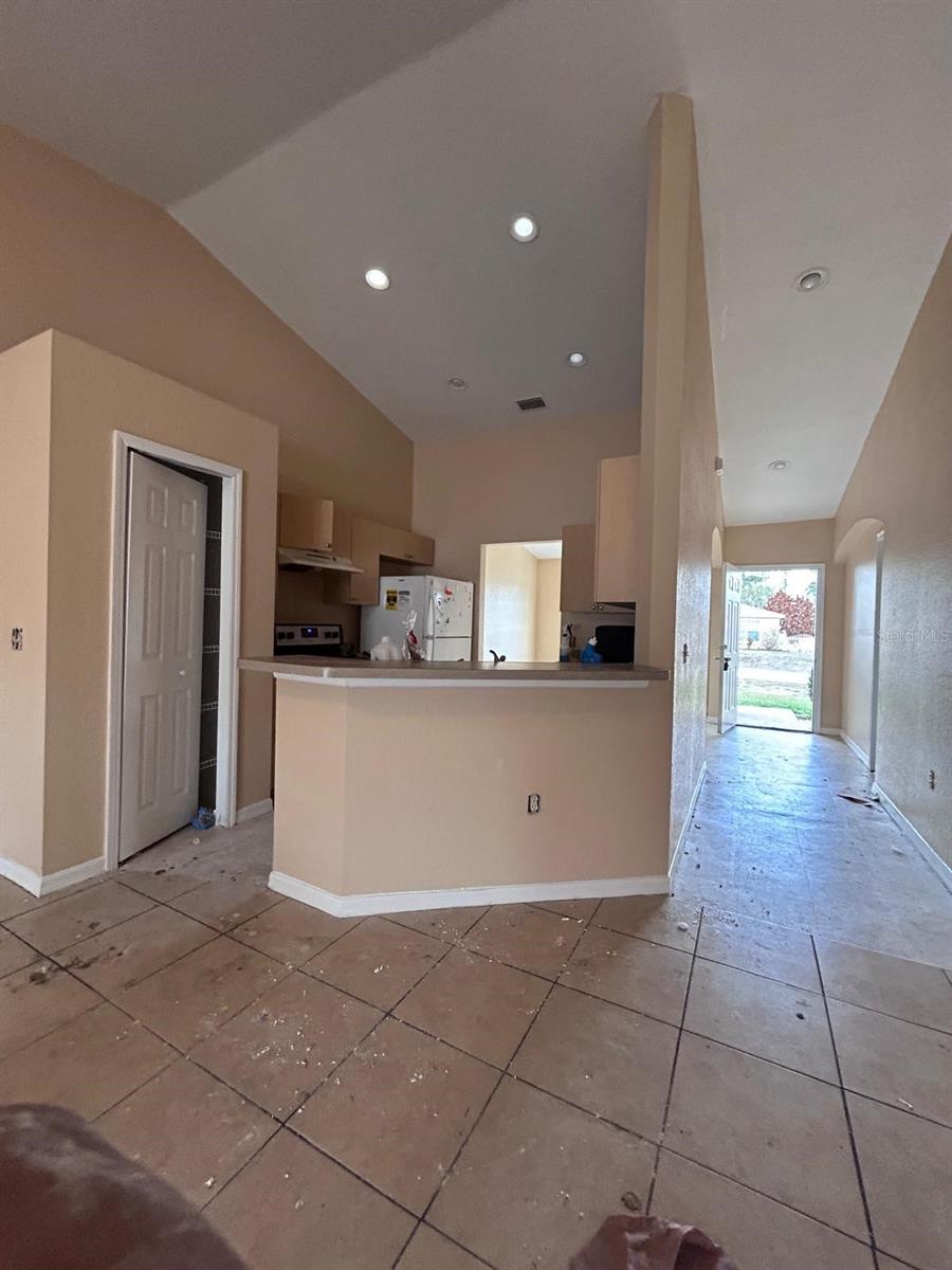 Image 6 of 19 For 8 Sawfish Court