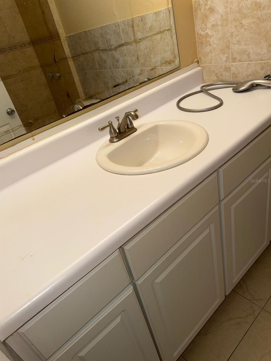 Image 8 of 19 For 8 Sawfish Court