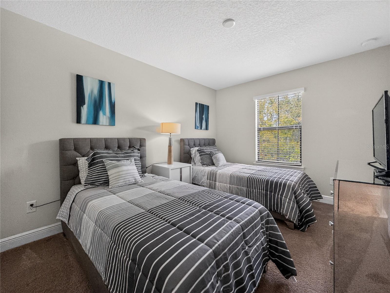 Image 17 of 42 For 127 Kenny Boulevard