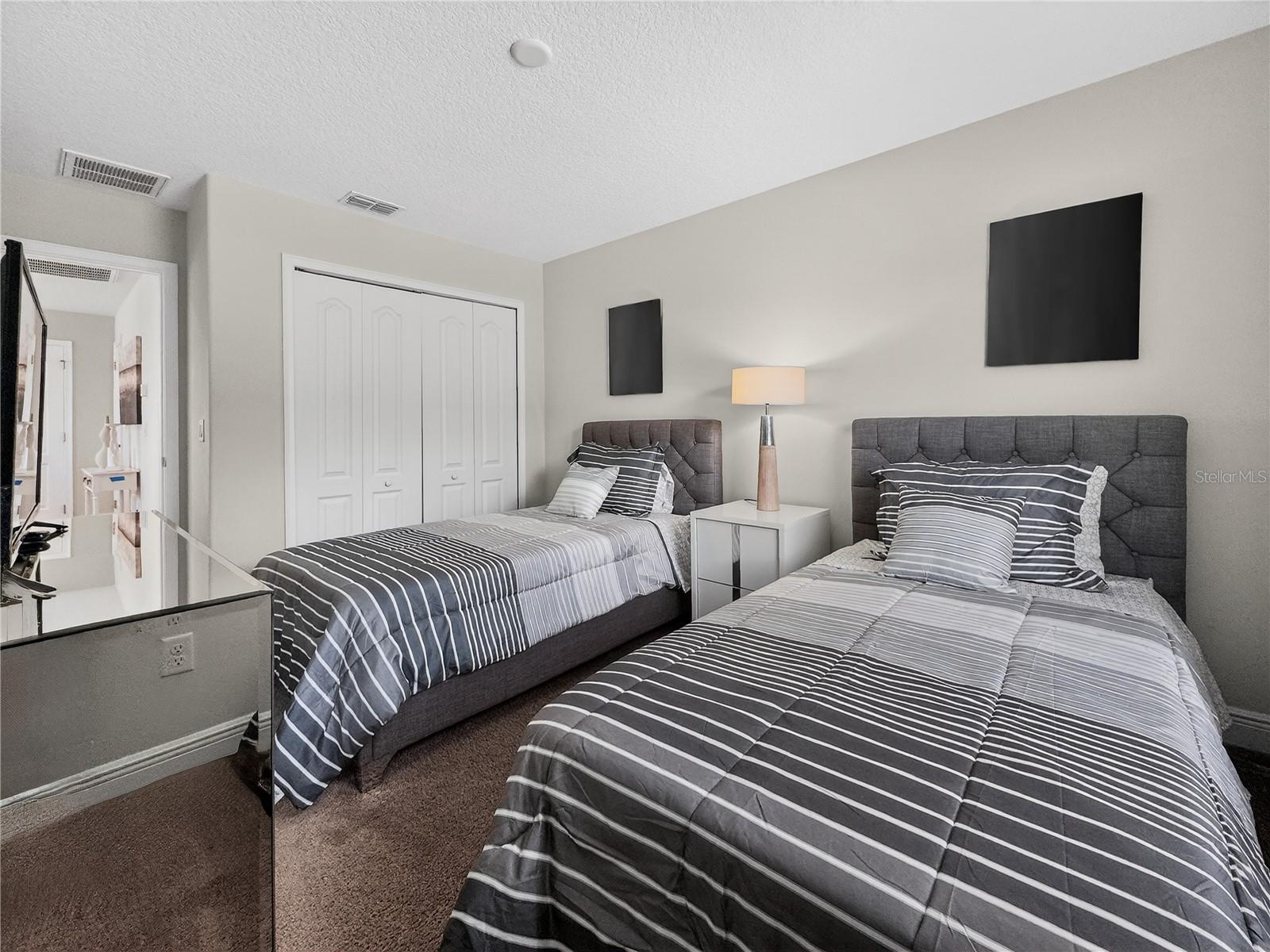 Image 18 of 42 For 127 Kenny Boulevard