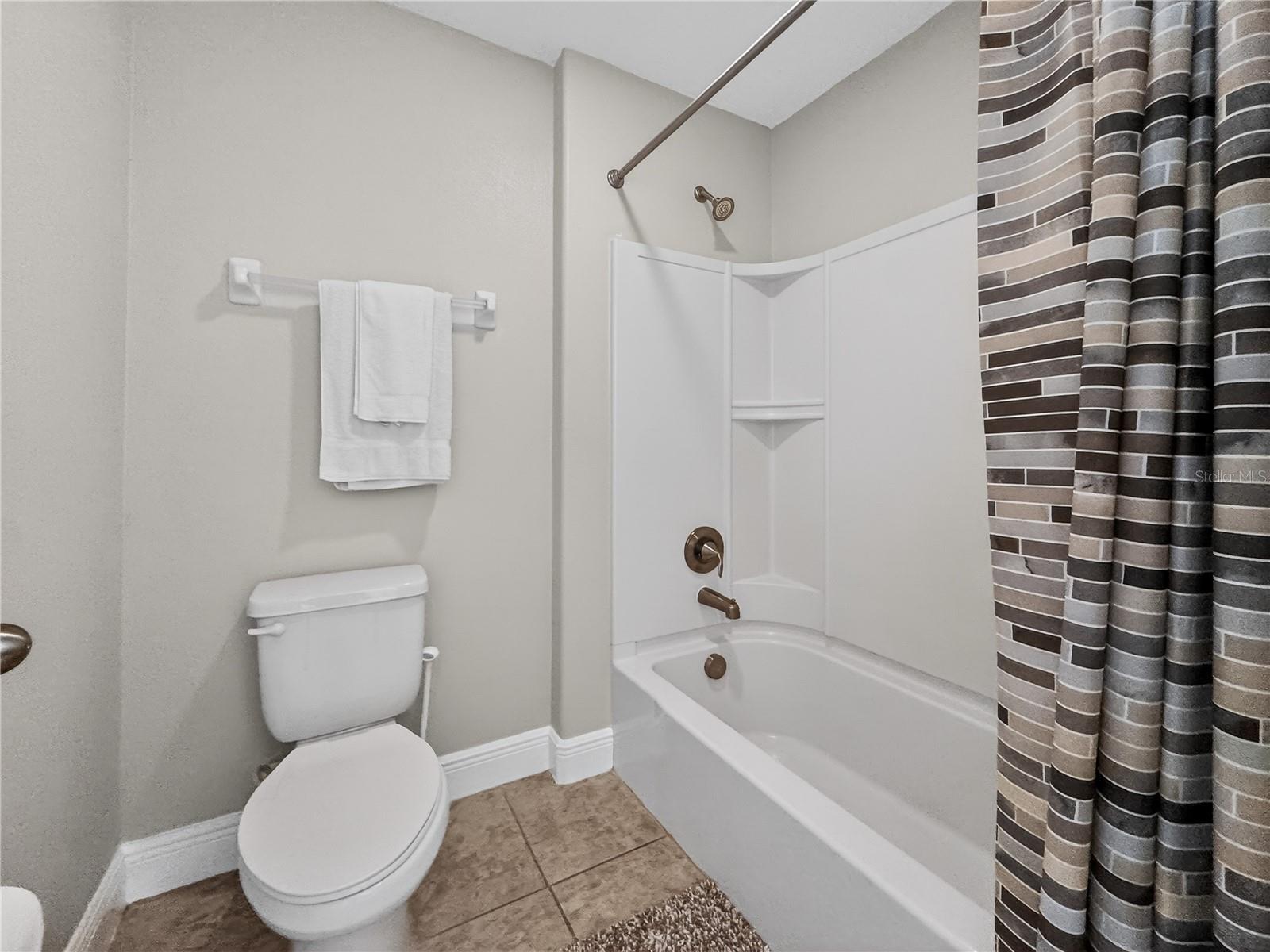 Image 23 of 42 For 127 Kenny Boulevard