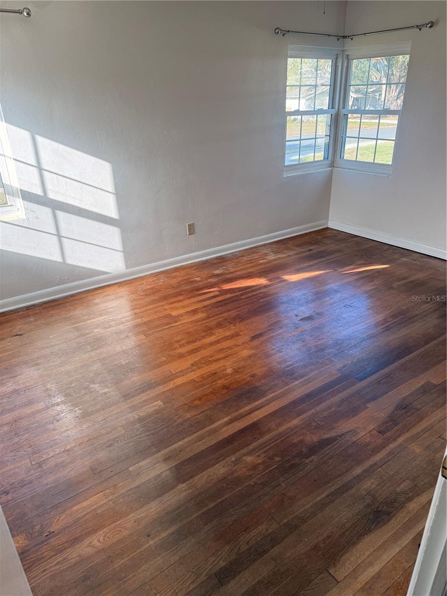 Image 13 of 25 For 2846 Euston Road