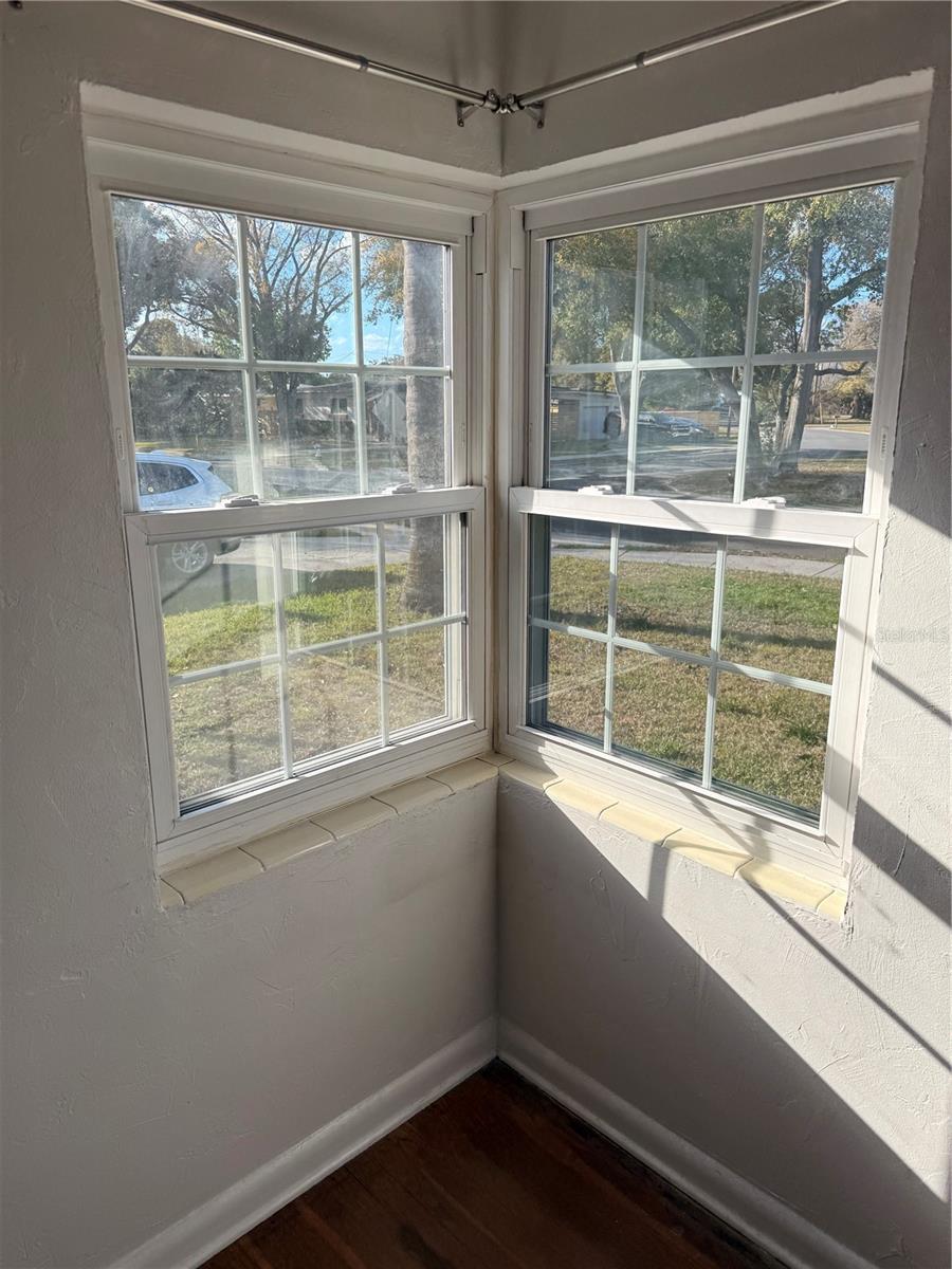 Image 14 of 25 For 2846 Euston Road