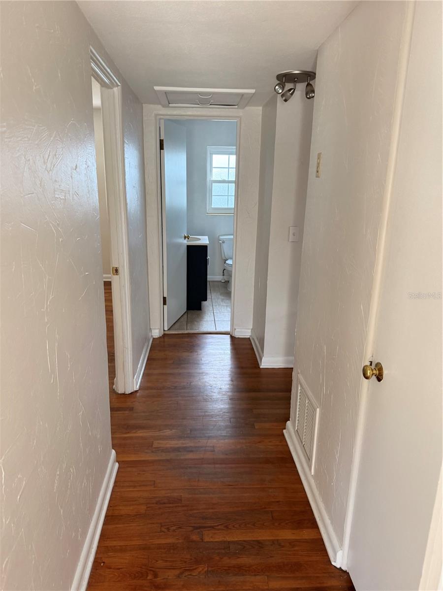 Image 17 of 25 For 2846 Euston Road