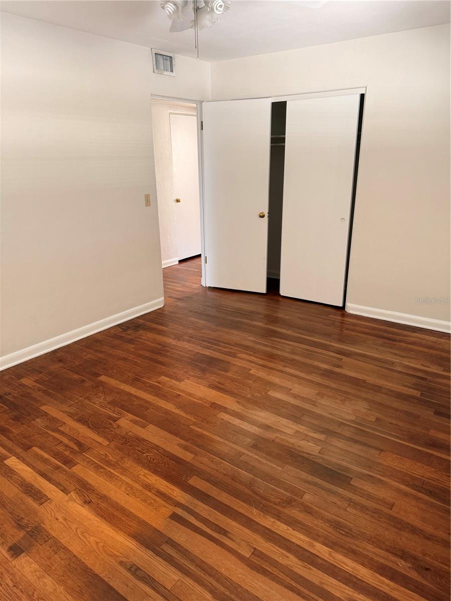 Image 18 of 25 For 2846 Euston Road