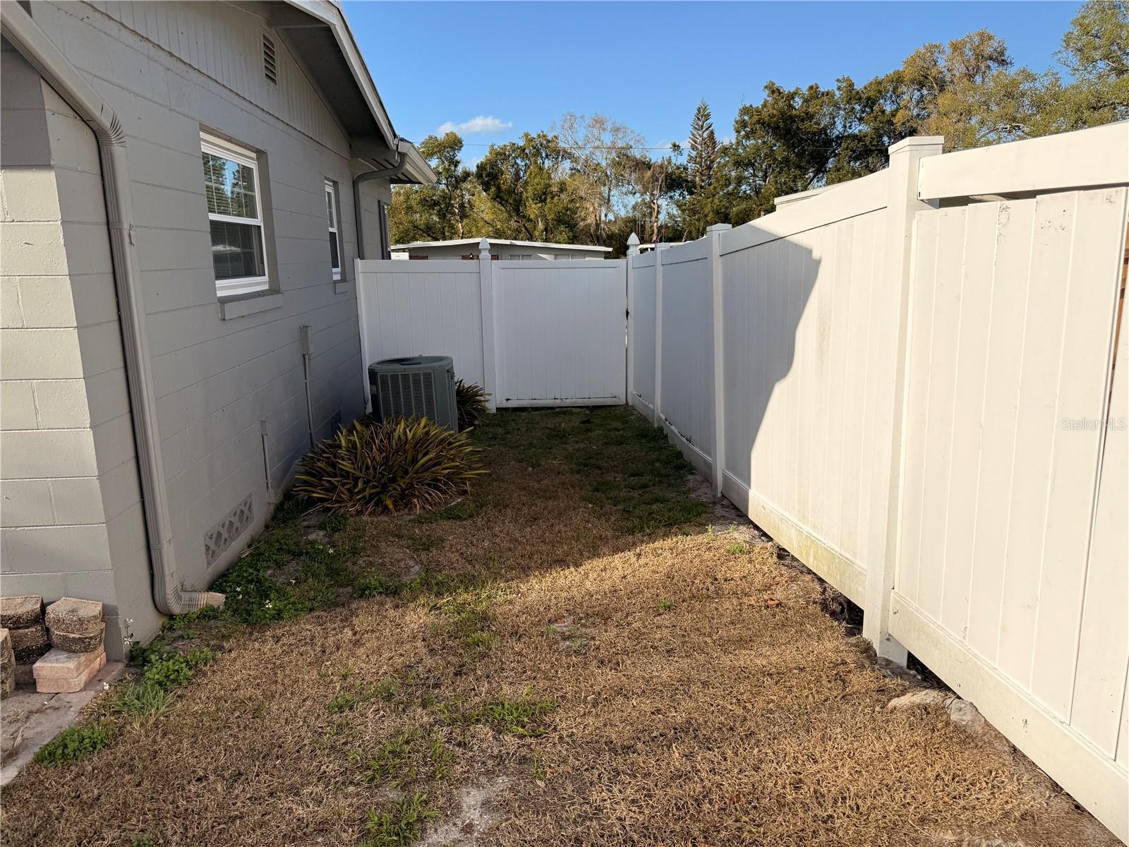 Image 23 of 25 For 2846 Euston Road