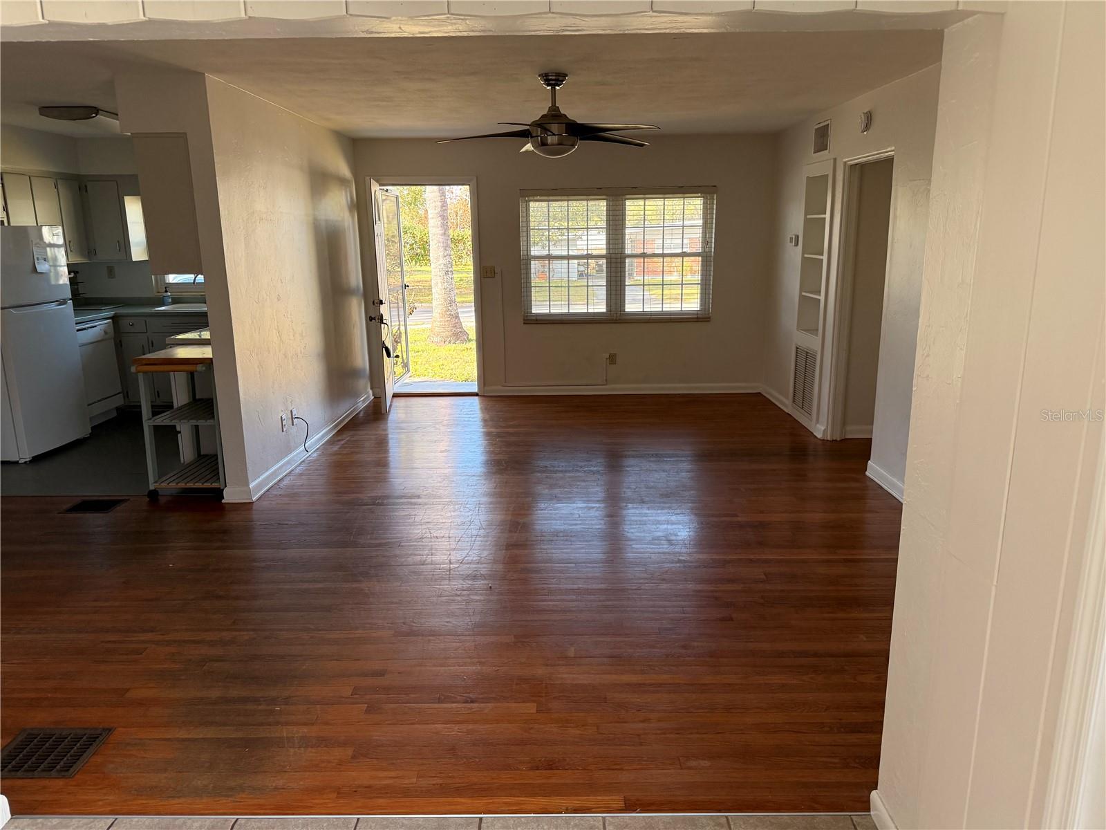 Image 5 of 25 For 2846 Euston Road