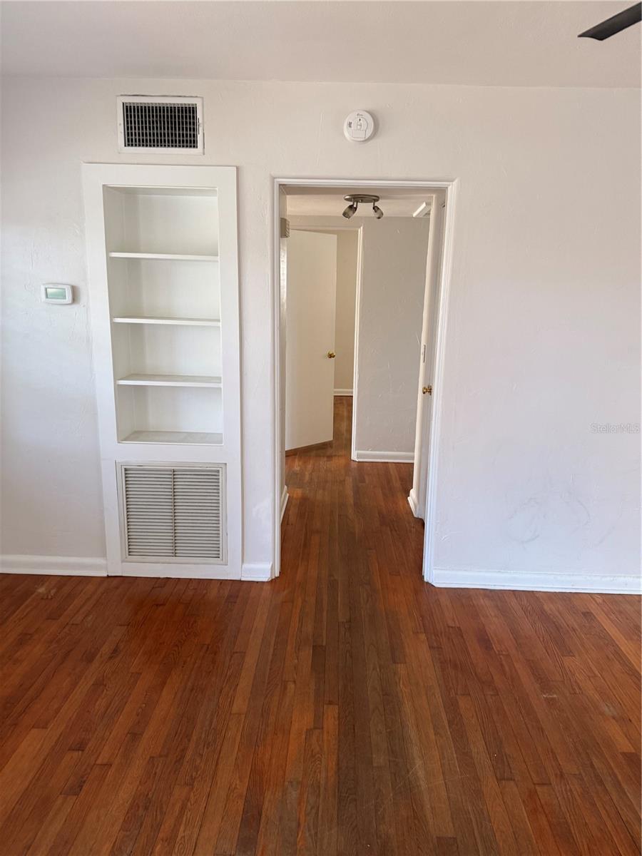 Image 6 of 25 For 2846 Euston Road