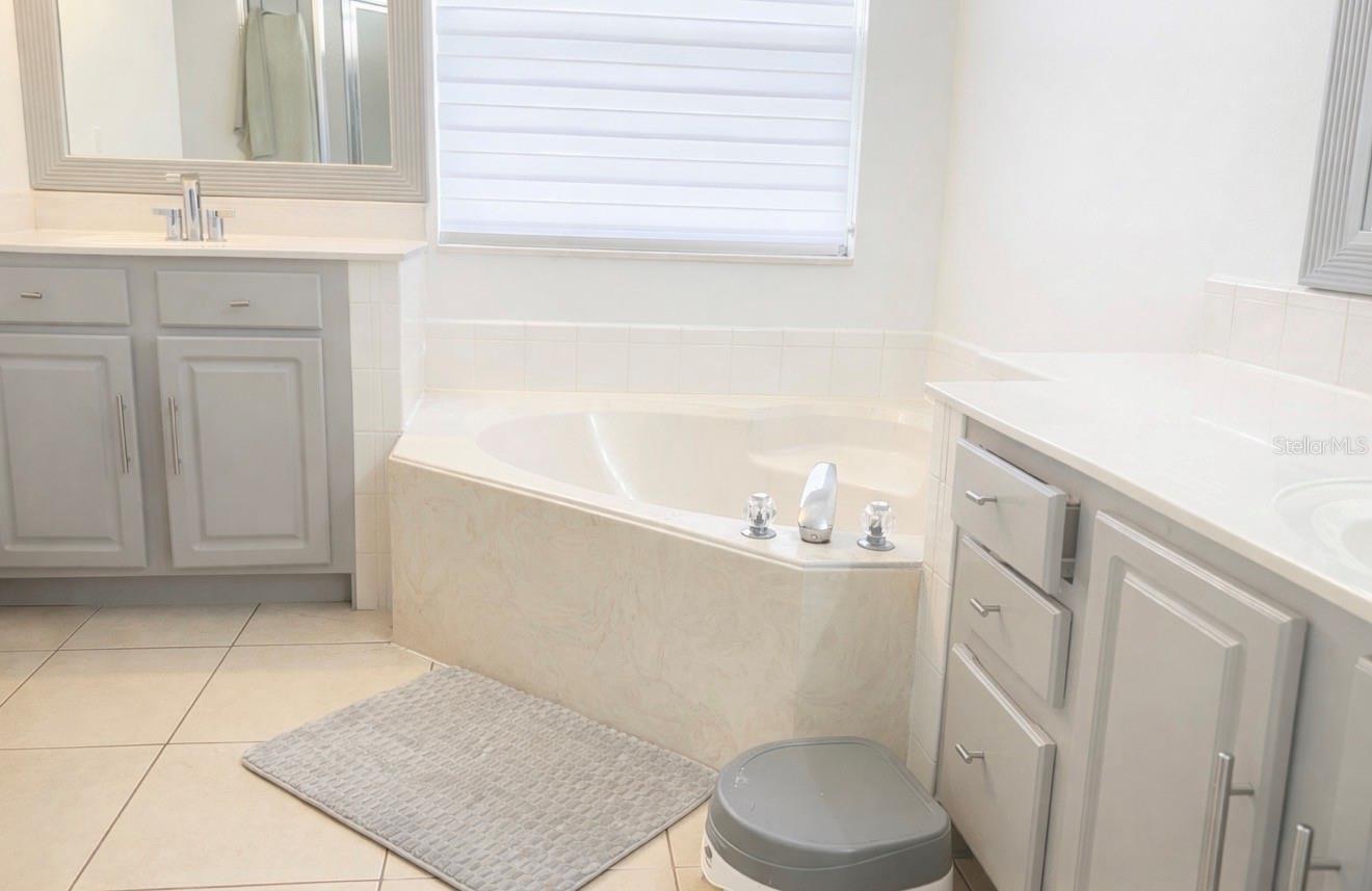 Image 14 of 24 For 13851 Amberleigh Road