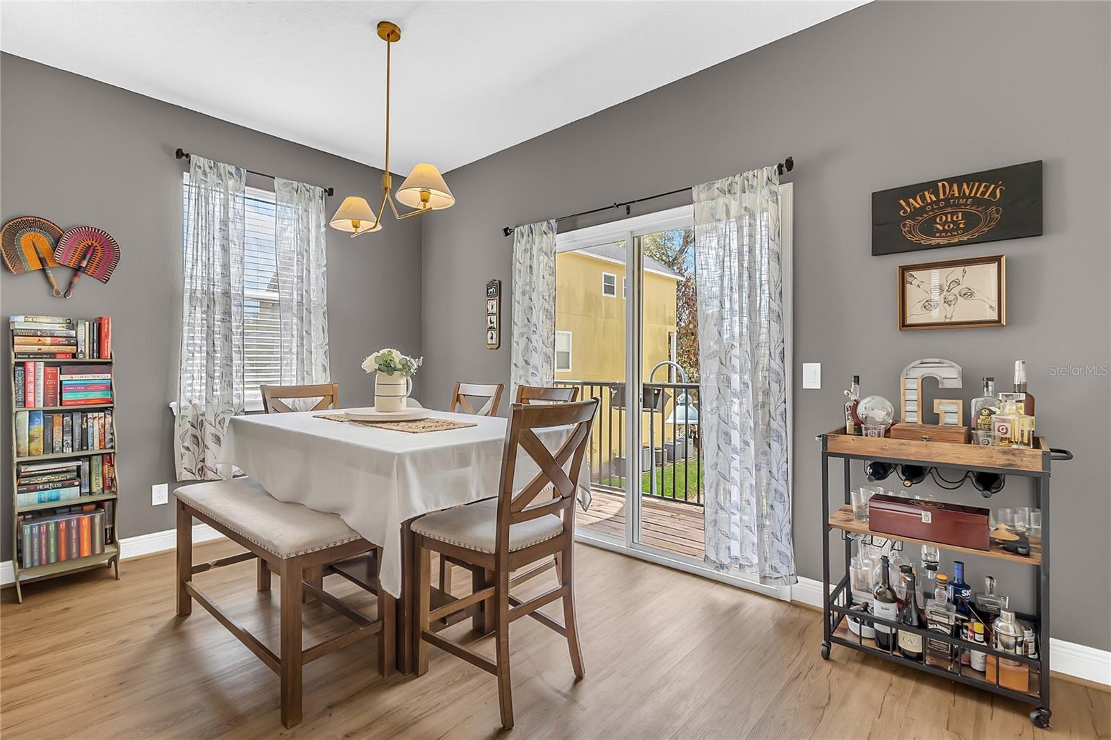 Image 15 of 30 For 28 Esther Street E