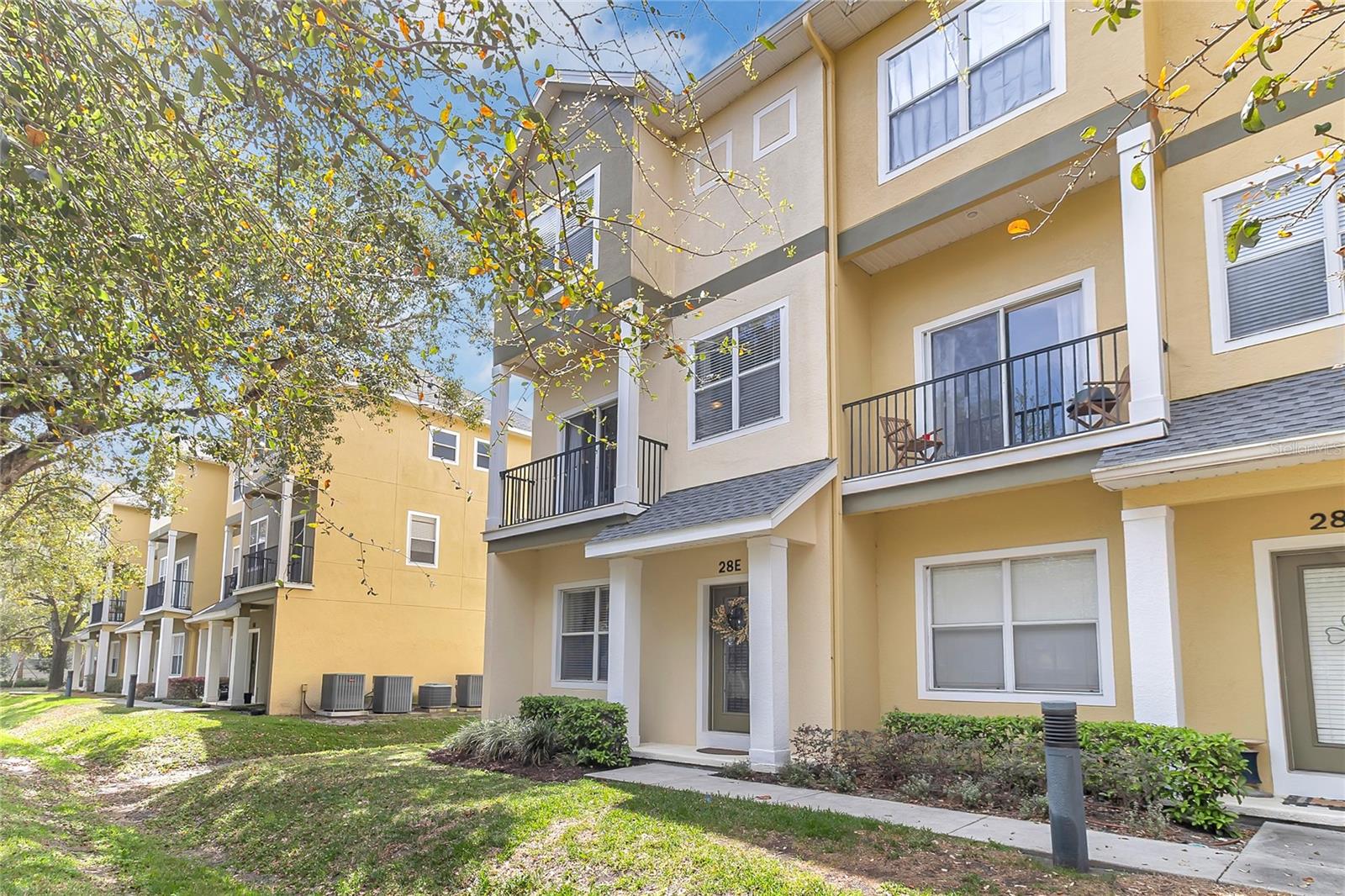 Image 2 of 30 For 28 Esther Street E