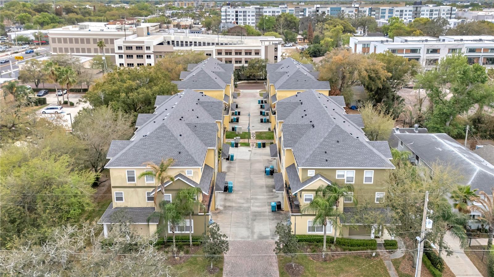 Image 27 of 30 For 28 Esther Street E