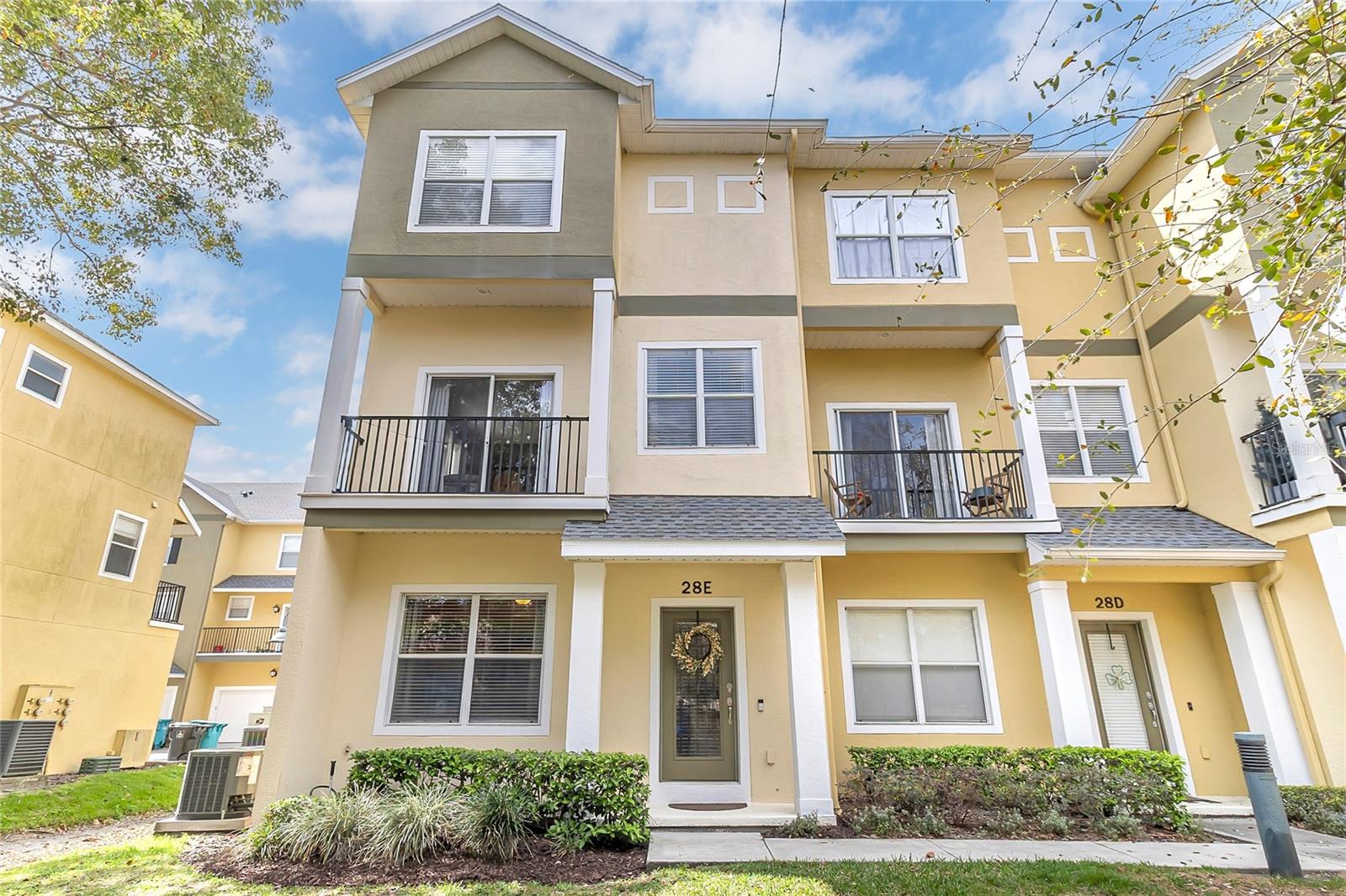 Image 3 of 30 For 28 Esther Street E