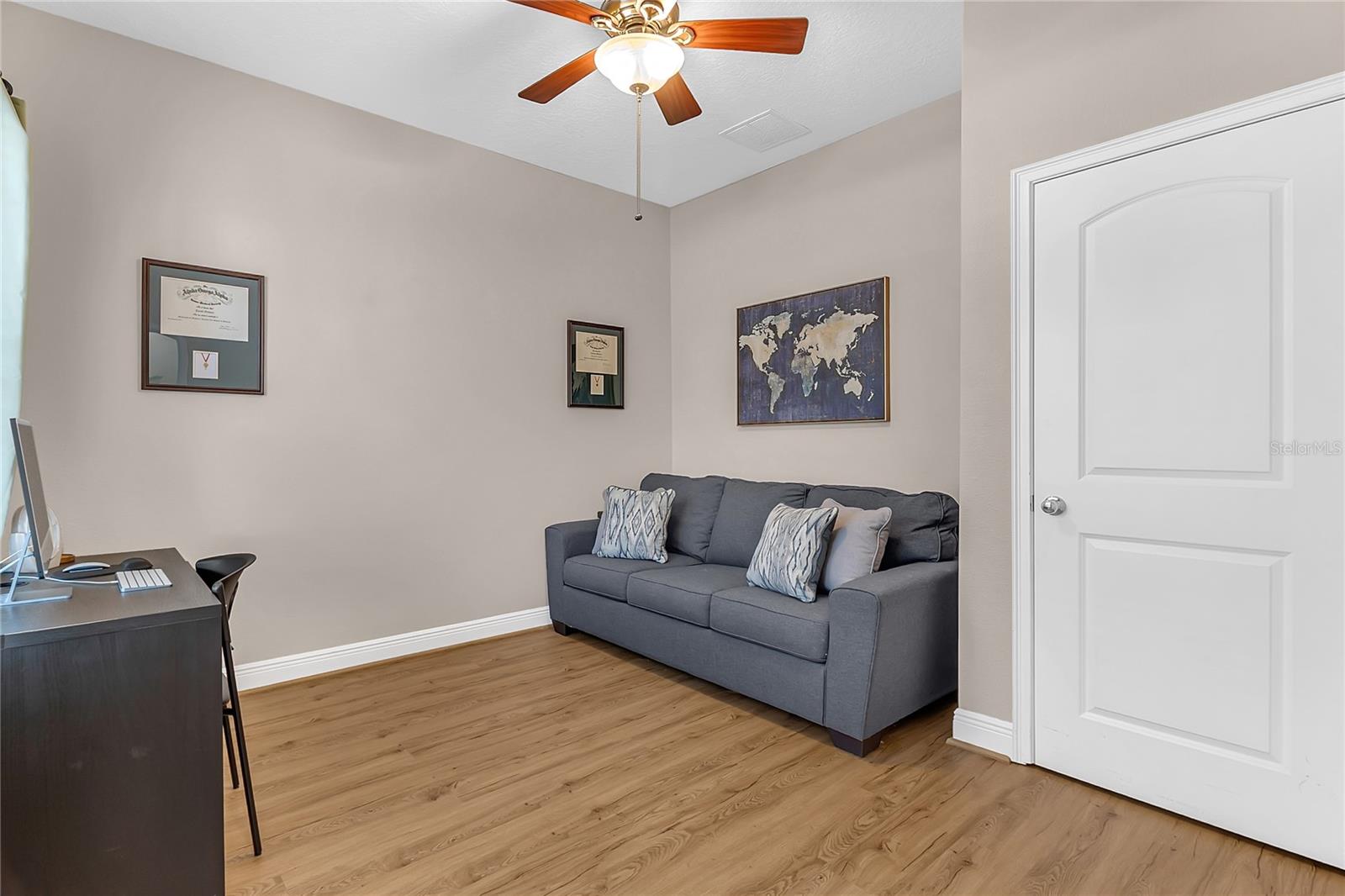 Image 7 of 30 For 28 Esther Street E