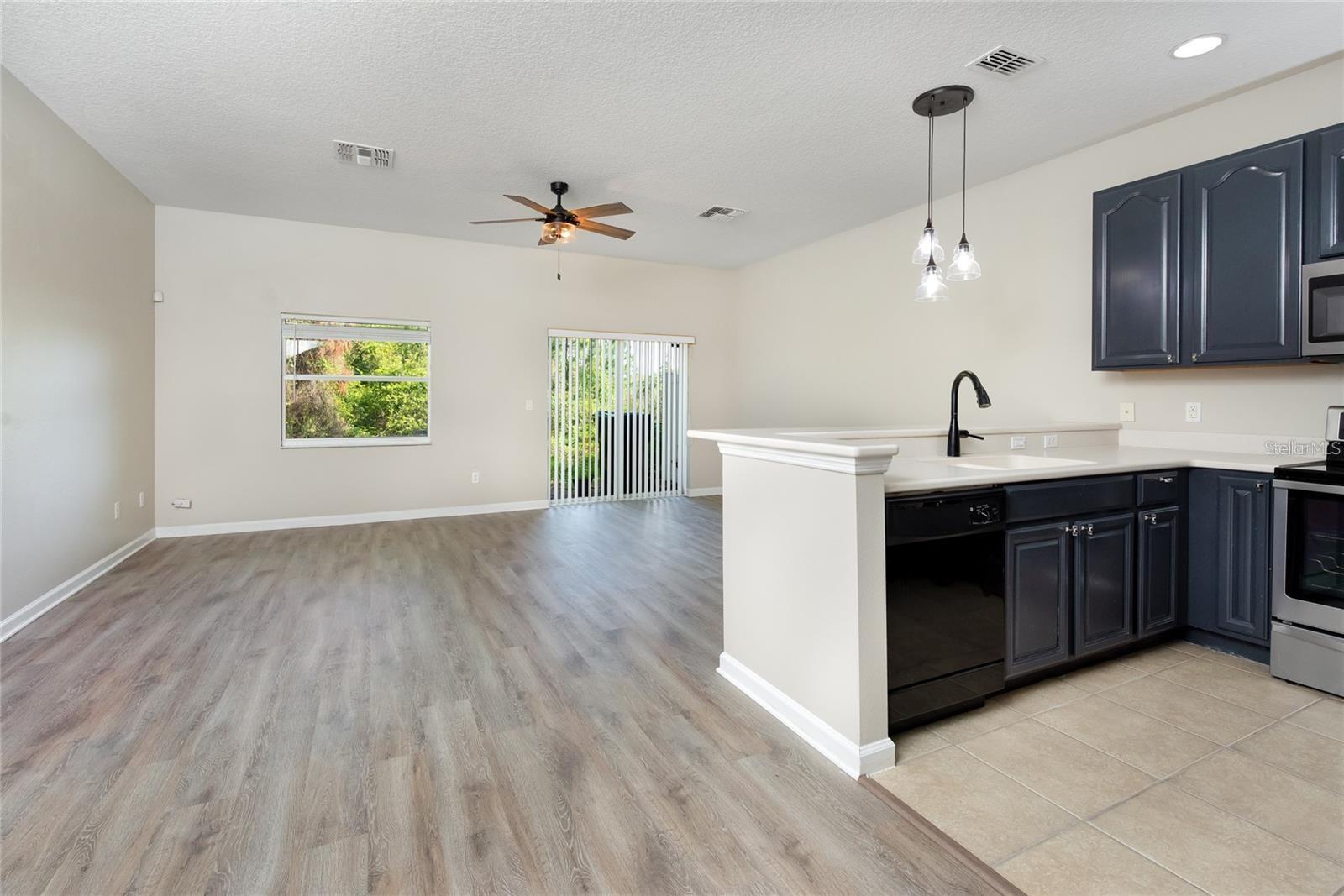 Image 2 of 8 For 11939 Great Commission Way