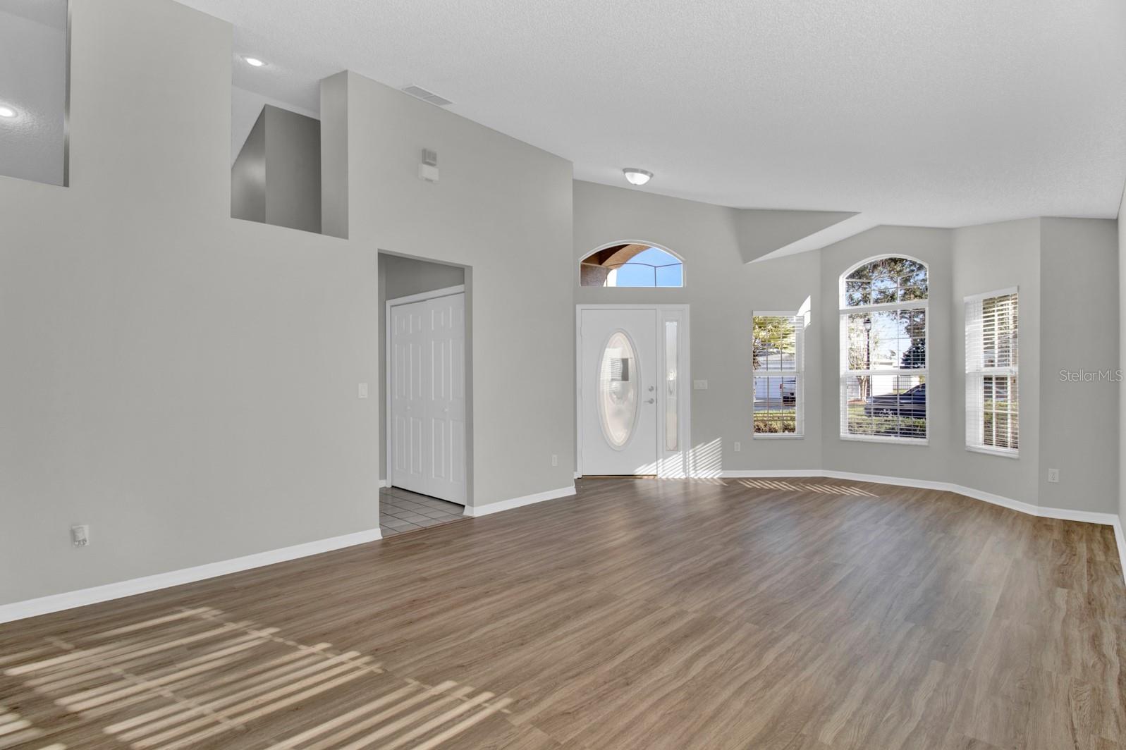 Image 15 of 36 For 2728 Runyon Circle