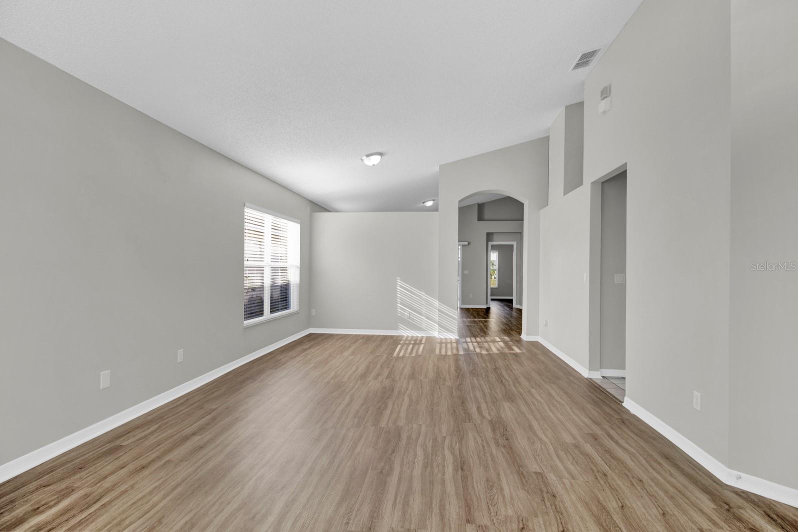 Image 16 of 36 For 2728 Runyon Circle