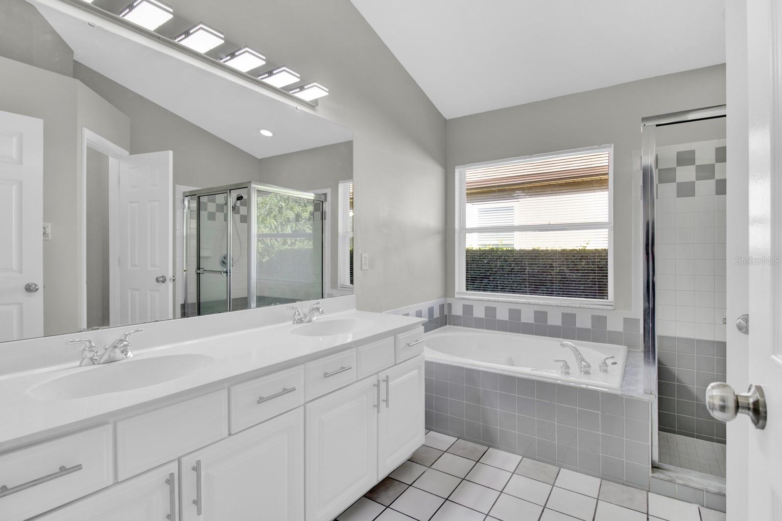 Image 17 of 36 For 2728 Runyon Circle