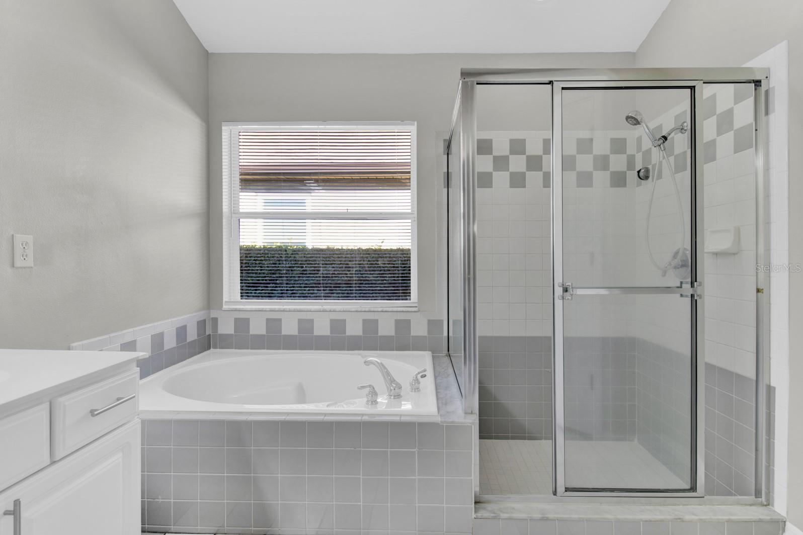 Image 18 of 36 For 2728 Runyon Circle