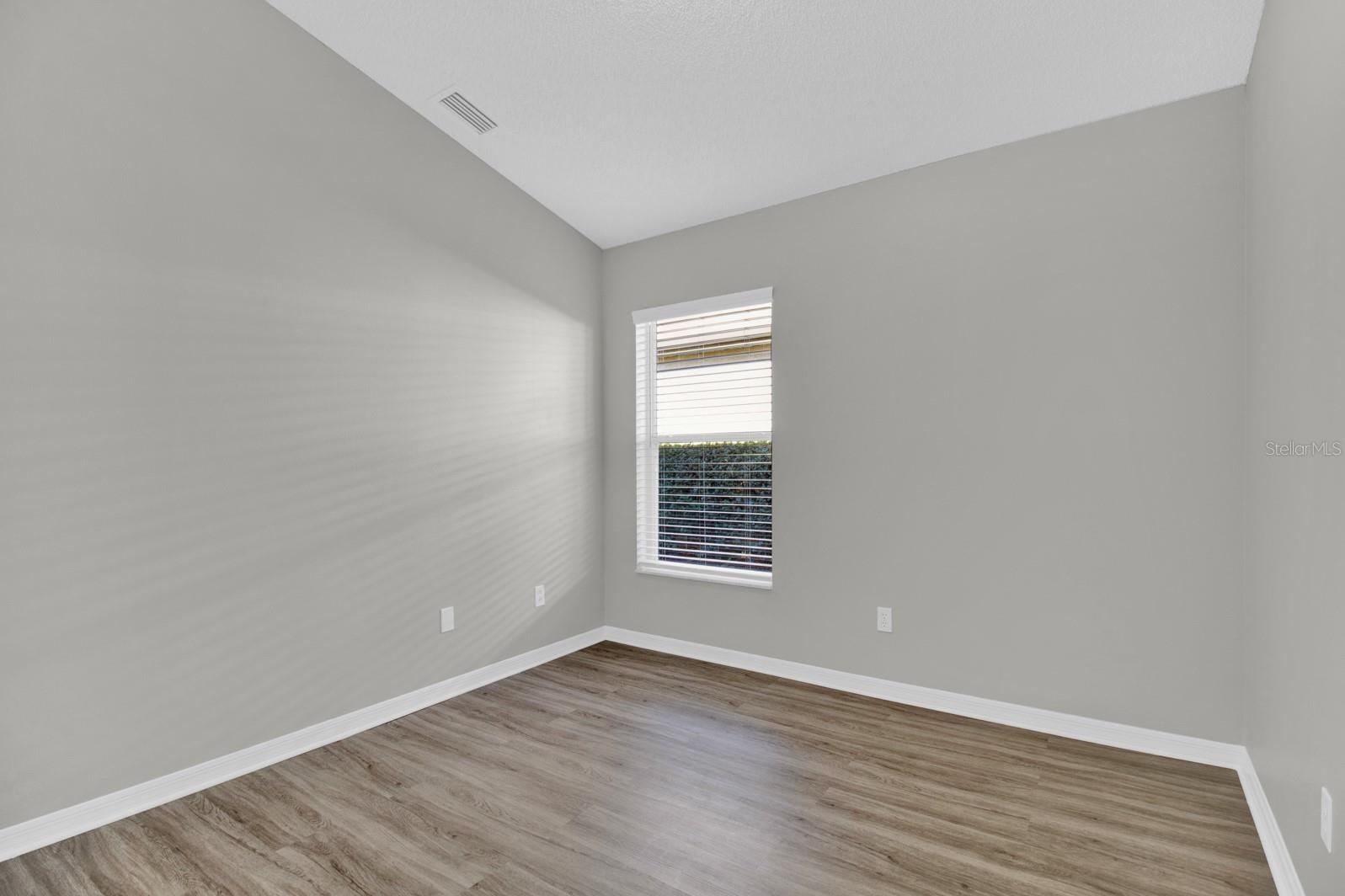 Image 19 of 36 For 2728 Runyon Circle