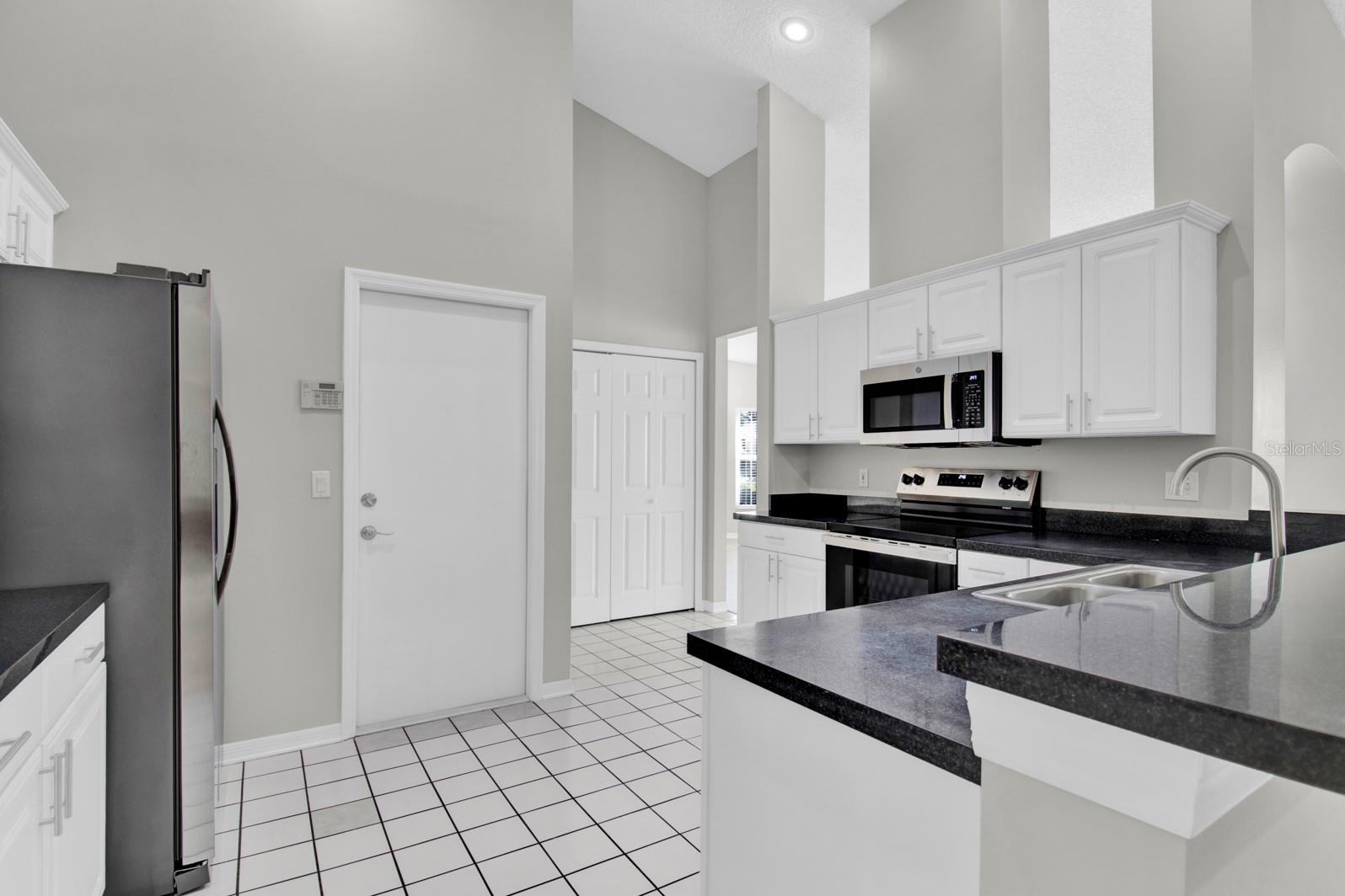 Image 2 of 36 For 2728 Runyon Circle