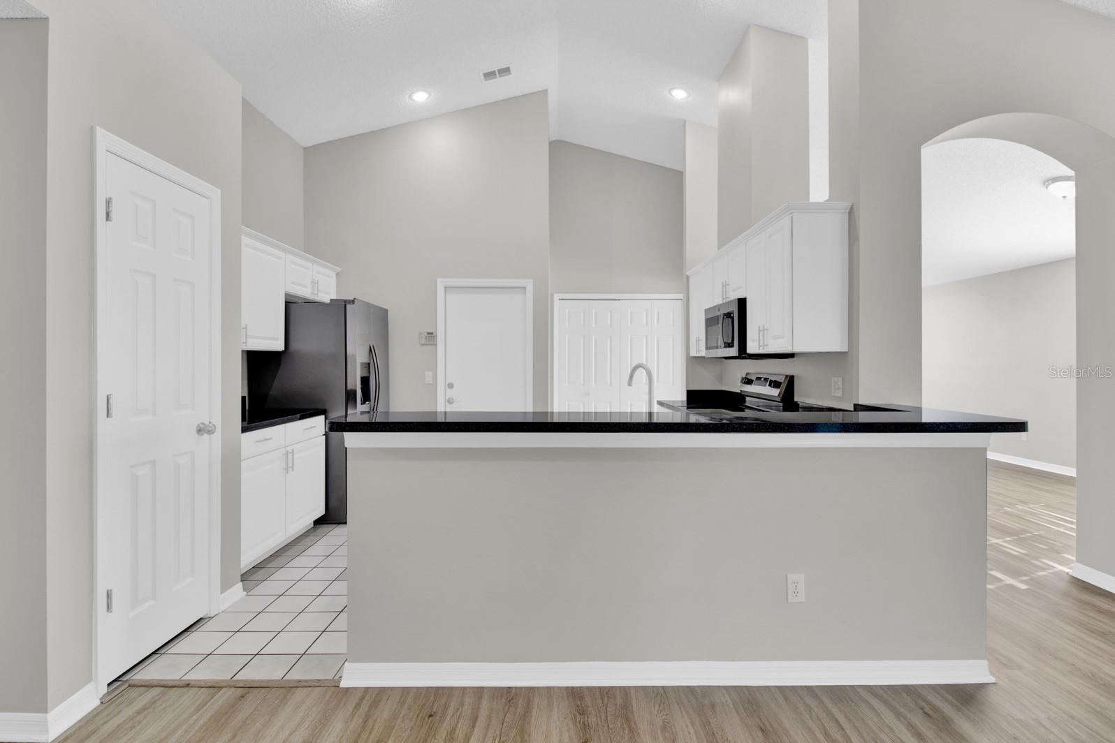 Image 7 of 36 For 2728 Runyon Circle