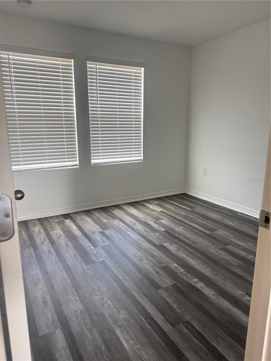 Image 12 of 23 For 233 Mandovi Street