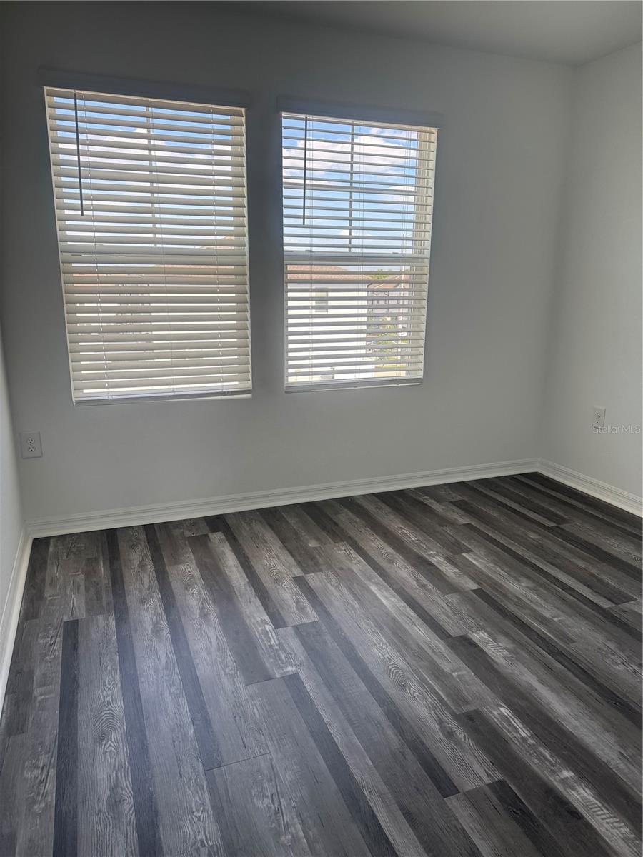 Image 13 of 23 For 233 Mandovi Street