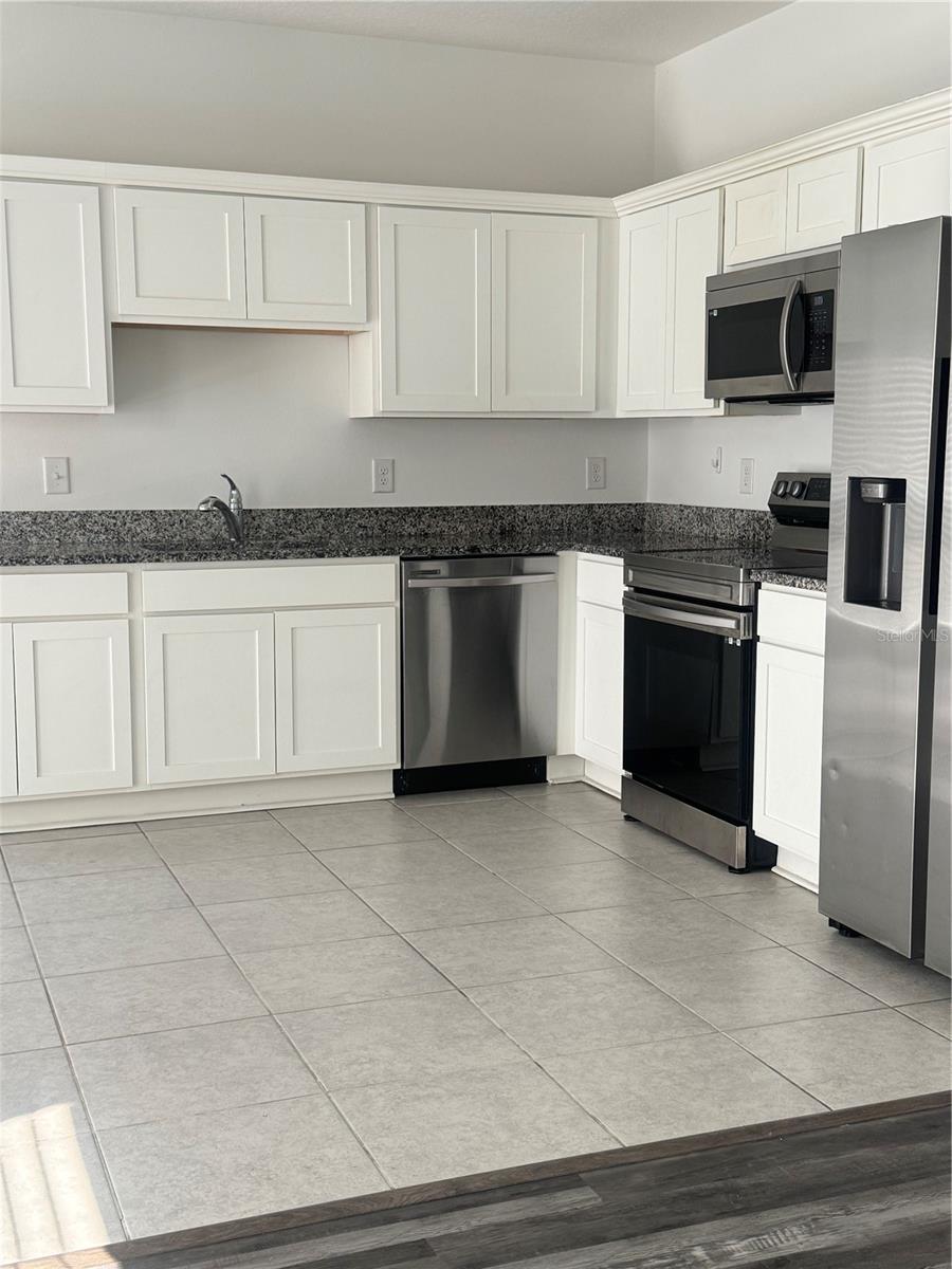 Image 15 of 23 For 233 Mandovi Street