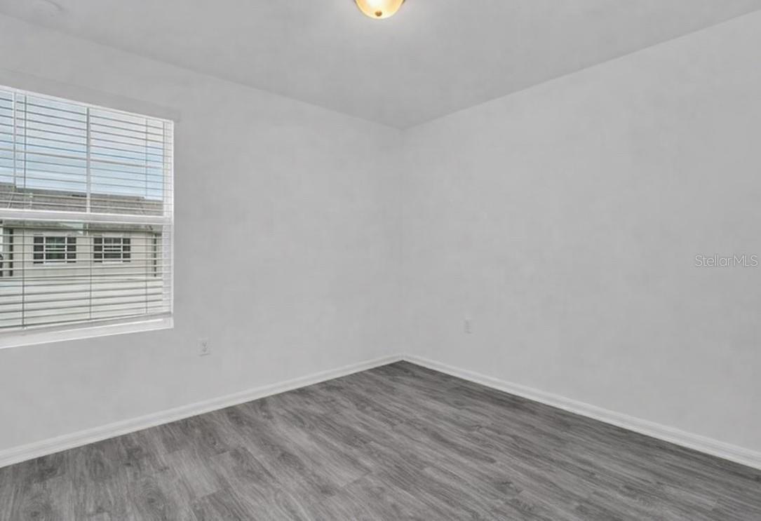 Image 22 of 23 For 233 Mandovi Street