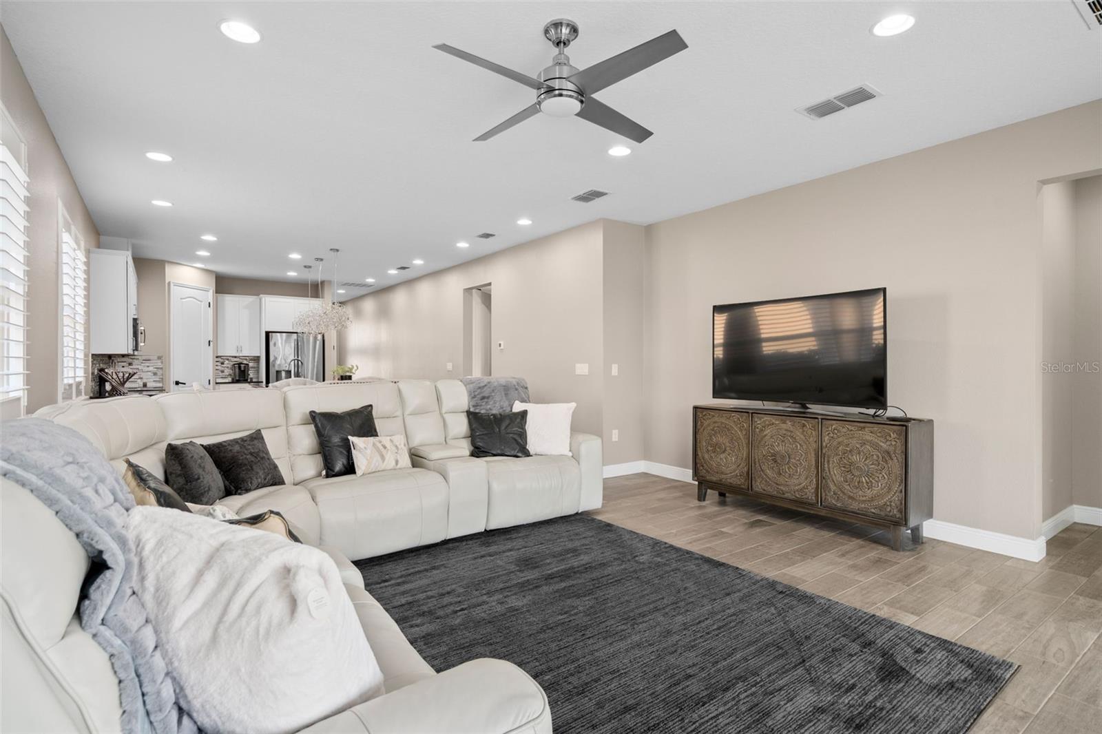 Image 11 of 38 For 5692 Western Sun Drive