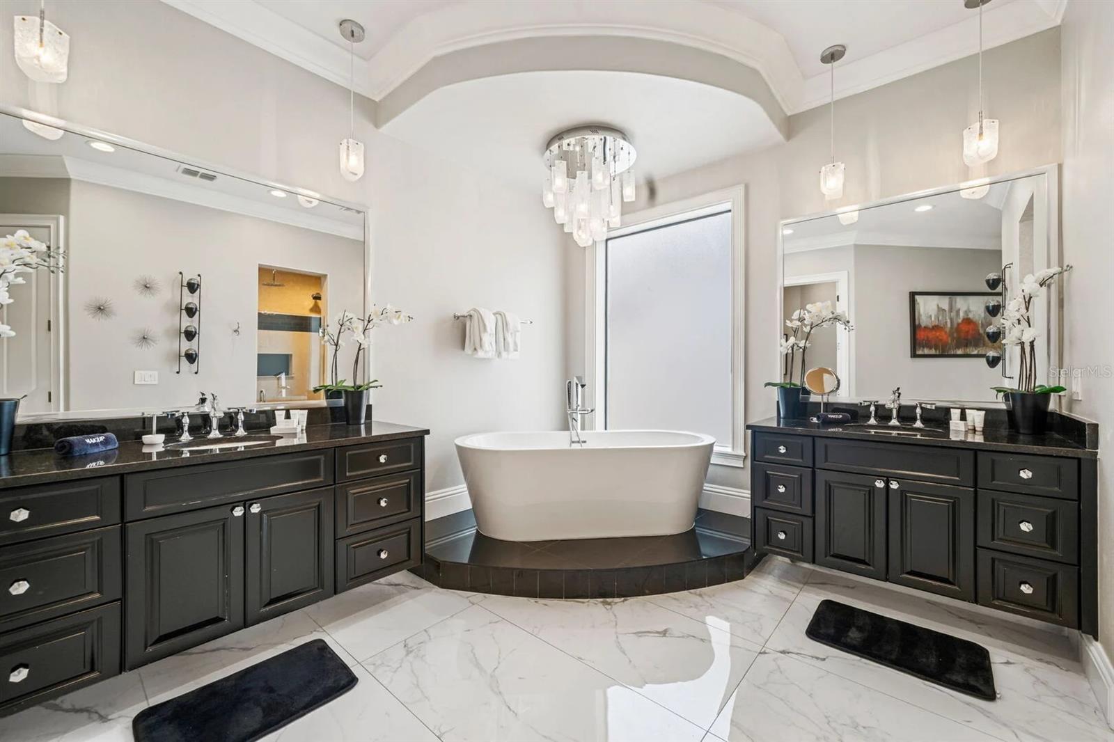 Image 54 of 79 For 521 Muirfield Loop