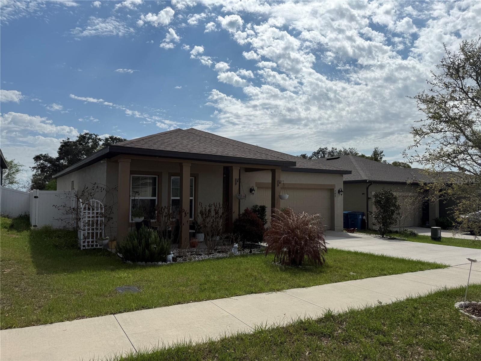 Listing Details for 749 Orchid Grove Boulevard, DAVENPORT, FL 33837