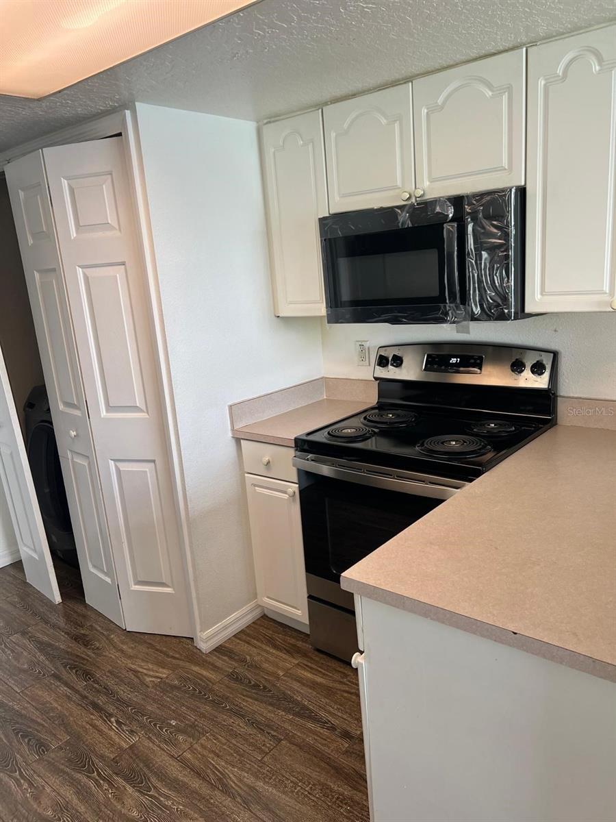 Image 4 of 19 For 1305 Washington Palm Loop