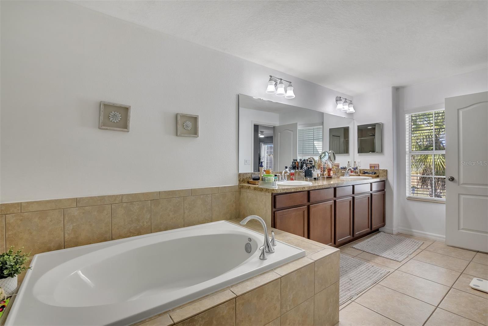 Image 19 of 36 For 3518 Rodrick Circle