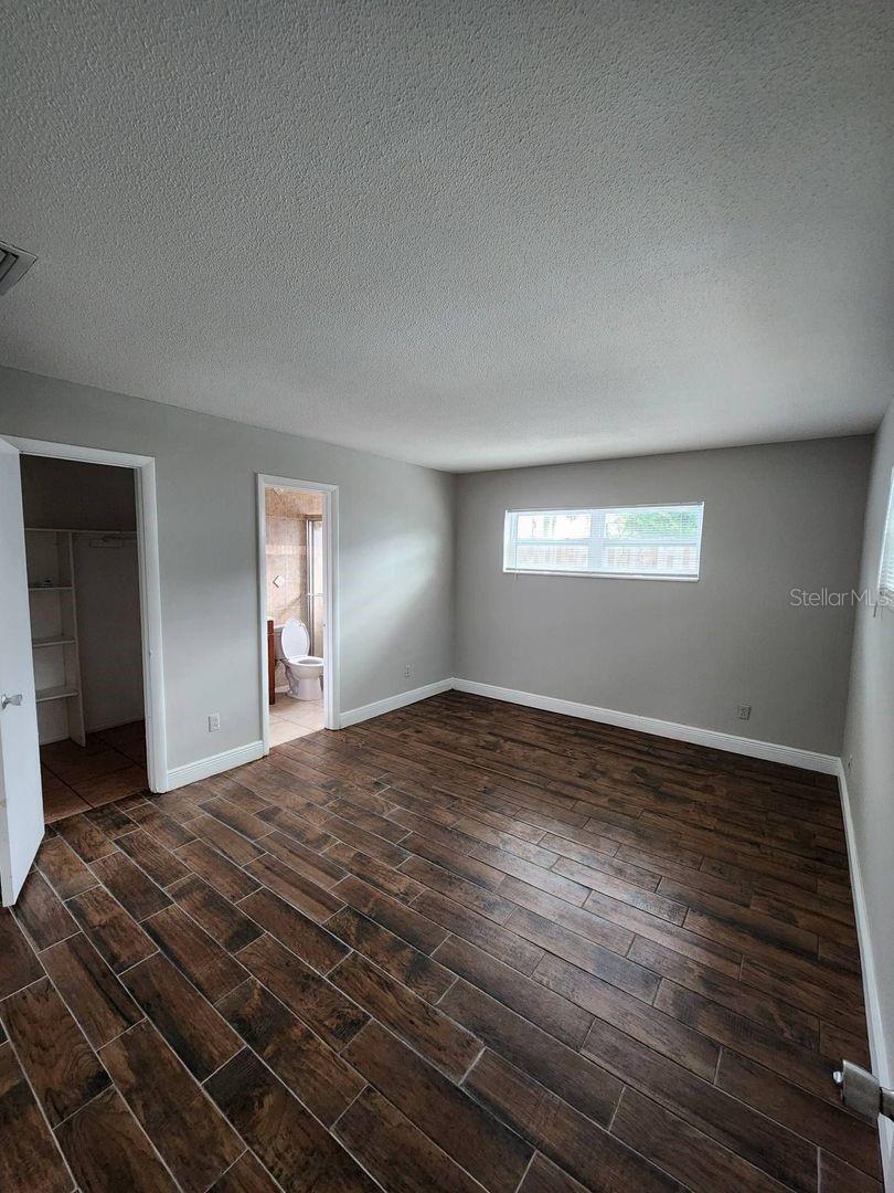 Image 12 of 38 For 2913 Bayeux Avenue